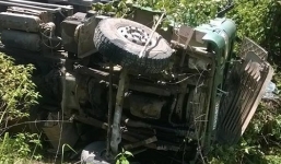 Nghệ An: Tai nạn giao thông, tài xế chết thảm trong cabin