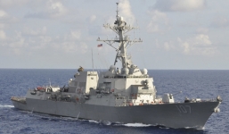 Video: Chiến hạm Mỹ 'áp sát nguy hiểm' tàu hộ tống Nga trên Địa Trung Hải