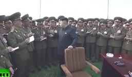 Video: Kim Jong-un đích thân chỉ huy tập trận hải - không quân