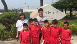 Đội bóng nhí Việt Nam hội ngộ Xuân Trường tại Hàn Quốc