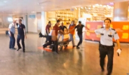 Đánh bom, xả súng liên tiếp ở sân bay Thổ, ít nhất 36 người chết