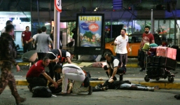 Chùm ảnh: Hiện trường vụ đánh bom, xả súng kinh hoàng ở sân bay Thổ Nhĩ Kỳ