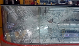 Cướp tiệm vàng bất thành, bị người dân quây đánh bất tỉnh