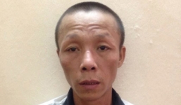 Công an viên đâm thẳng xe máy vào 2 tên cướp Iphone thiếu nữ