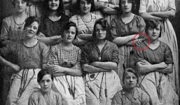 Lý giải 'bàn tay ma' trong bức ảnh được chụp từ năm 1900