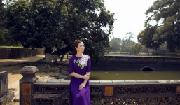 Ngỡ ngàng vẻ đẹp của Hoa hậu ba con ở tuổi 40