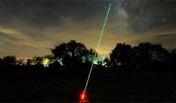 Công an Hà Nội điều tra việc máy bay bị chiếu tia laser