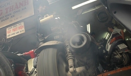 Xe máy xả khói đen, tự khắc phục thế nào?