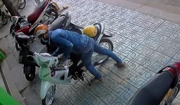 Video: Thanh niên bịt mặt trộm xe máy trong 3 giây ở Sài Gòn