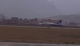 Video: Xem tiêm kích Su-27 bay sát mặt đất ở mức không tưởng