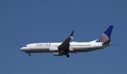 Máy bay chở 308 người tông trúng chim, phải hạ cánh khẩn cấp