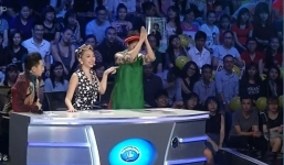 Văn Mai Hương lạy thí sinh nhí vì hát quá xuất sắc
