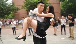 Thiếu gia mang dàn siêu xe đến cầu hôn nữ sinh khiến kí túc xá xôn xao