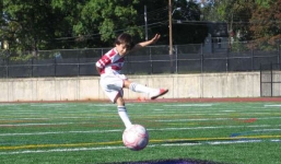 Cậu nhóc 12 tuổi sở hữu kĩ năng bóng đá như Kaka