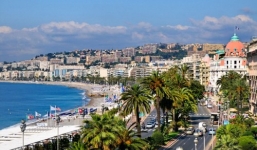 Làm quen với trai lạ, hai nữ du khách bị cưỡng bức