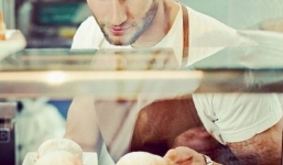 Chàng đầu bếp điển trai từng xuất thân từ nghề người mẫu