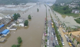 Ít nhất 180 người thiệt mạng do mưa lũ