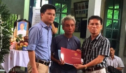 Nữ giám thị bị sát hại: Xót xa nhìn tấm bằng cử nhân chưa kịp nhận