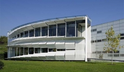 Tòa nhà liên tục thay đổi mặt tiền theo điều kiện thời tiết mỗi ngày