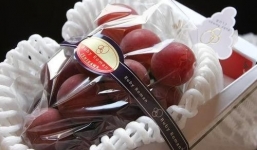 Đại gia vung tiền mua chùm nho Nhật Bản hơn 200 triệu đồng