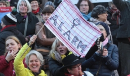 Đức thông qua luật hiếp dâm mới sau vụ Cologne