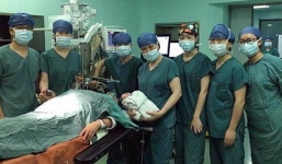 Hy hữu cụ bà 61 tuổi vẫn sinh con khỏe mạnh