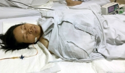 Hà Nội: Chồng chém vợ gần đứt lìa 4 ngón tay