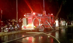 Video: Bar Boom bùng cháy dữ dội, 'dân chơi' náo loạn tháo chạy