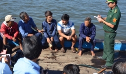 5 ngư dân bị nhóm người Trung Quốc tấn công ở Hoàng Sa về đến đất liền