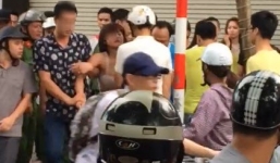 Hà Nội: Thực hư chuyện 'bố đi hát karaoke gọi phục vụ gặp đúng con gái'