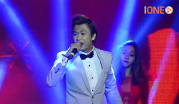 Hồ Việt Trung khoe giọng hát live trong buổi giao lưu âm nhạc