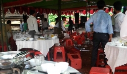 Nam thanh niên xông vào đám cưới đâm chém loạn xạ, 5 người thương vong