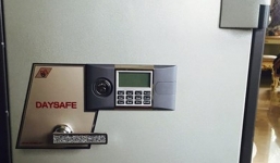 Sau ly hôn, chồng cạy két sắt trộm 50 tỷ đồng của vợ