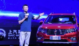 Ông trùm bán lẻ Alibaba ra mắt xe hơi Internet đầu tiên hơn 600 triệu