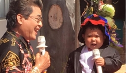 Bé Ku Tin ngộ nghĩnh hát đám cưới MC Thanh Bạch và bà chủ Thúy Nga