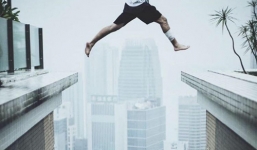 Thót tim thanh niên nhảy từ tòa nhà 25 tầng sang tòa nhà chọc trời khác