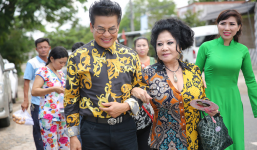 MC Thanh Bạch và 'bà trùm' Thúy Nga xuất hiện sau đám cưới gây xôn xao