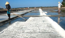 Phó Công an xã bị “tố” giở trò đồi bại với nữ sinh lớp 8