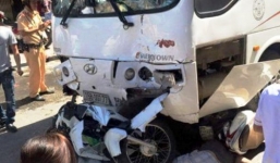 Ô tô khách mất phanh đâm 7 người trọng thương