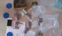 Phát hiện 3 khẩu súng, 500 viên đạn khi khám xét nhà trung tá Campuchia