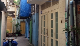 Giám đốc người Australia chết lõa thể ở Sài Gòn