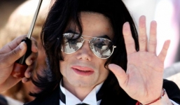 Michael Jackson từng muốn cưới nữ diễn viên 'Harry Porter' khi cô 11 tuổi