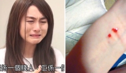 Ca sĩ Hong Kong tố người quản lý cưỡng bức