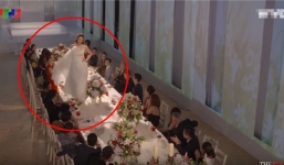 Thí sinh đội Hồ Ngọc Hà hất váy vào mặt Phạm Hương 