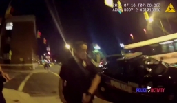 Video: Cắm đầu chơi Pokemon Go, tài xế lao vào xe cảnh sát