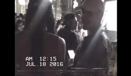 Không nhận ra ngôi sao thế giới bên cạnh vì mải mê chơi Pokemon Go