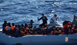 Phát hiện thuyền chở 21 thi thể phụ nữ trôi dạt trên biển