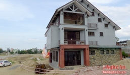 'Thần đèn' Nghệ An dịch chuyển thành công biệt thự nặng 800 tấn