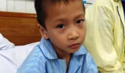 Bác sĩ bệnh viện Nghệ An mổ nhầm tay bệnh nhân 6 tuổi