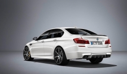 Ra mắt BMW M5 Competition 2016 giới hạn 200 chiếc